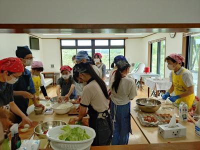 いきいき食堂の活動に参加しているサステナアンバサダー