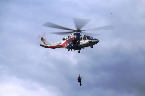 県ヘリホイスト