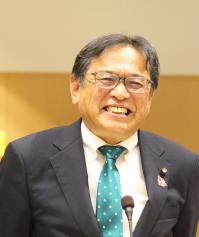新田真一