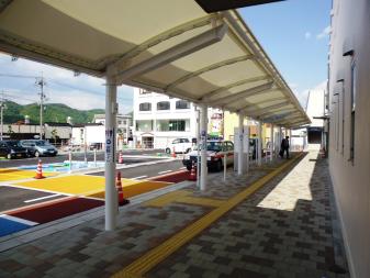 駅前歩道部シェルターの画像