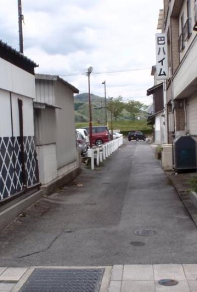 吉舎屋小路整備前の写真